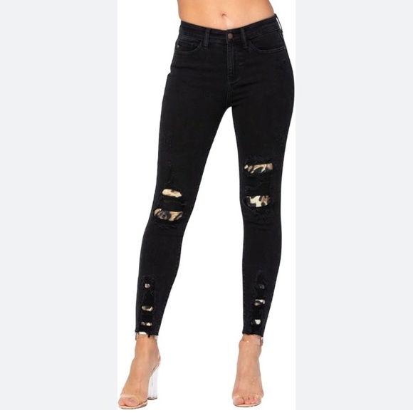 Judy Blue Denim - Judy Blue Black Mid-Rise Skinny Distressed Leopard Print Patch 15/32 NWT Stretch